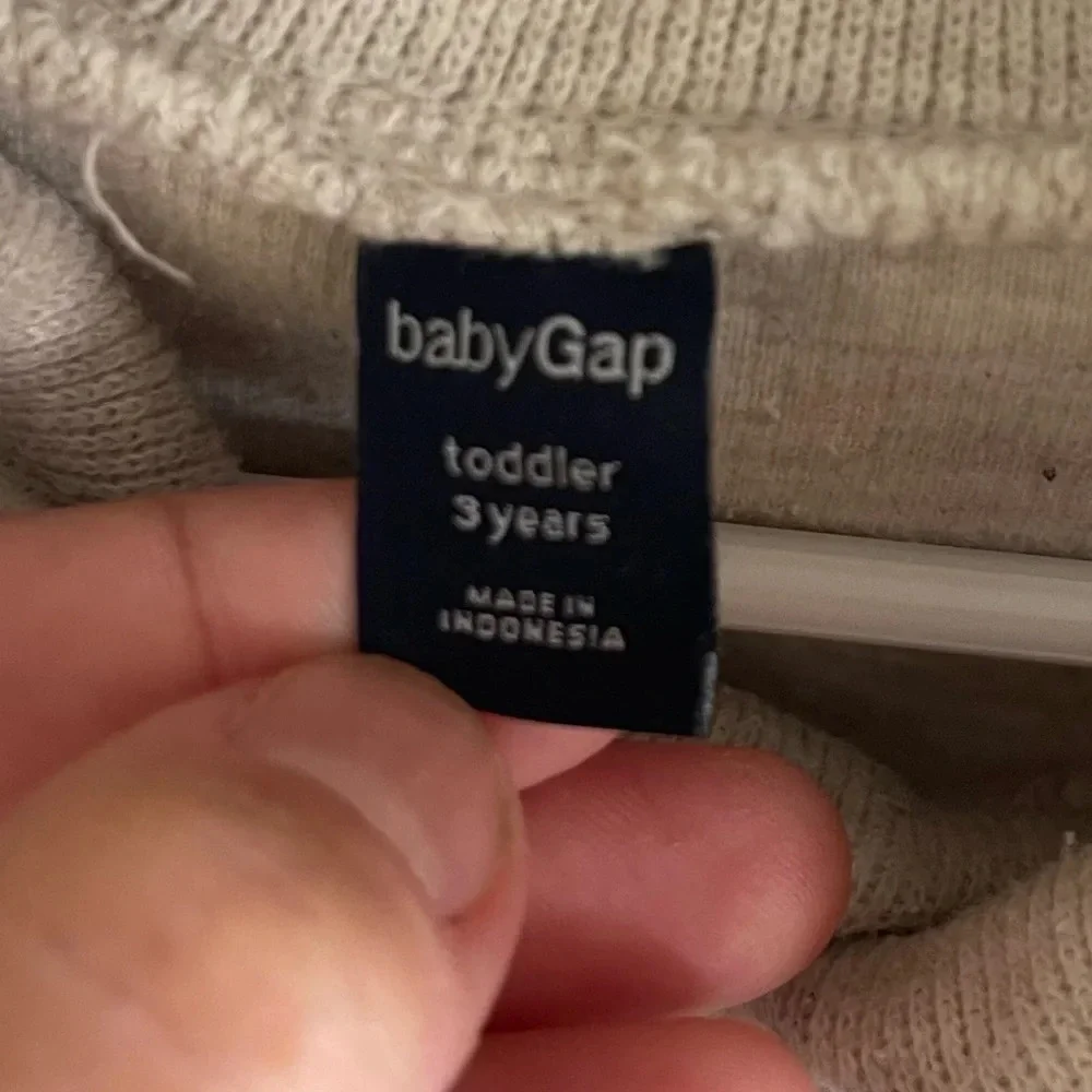 Boy’s GAP cream mock neck sweater size 3